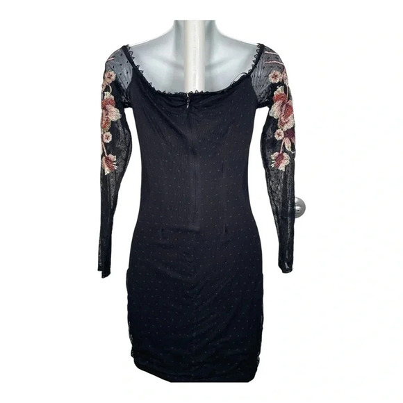 Guess mesh dot‎ embroidered off shoulder dress S - Picture 4 of 8